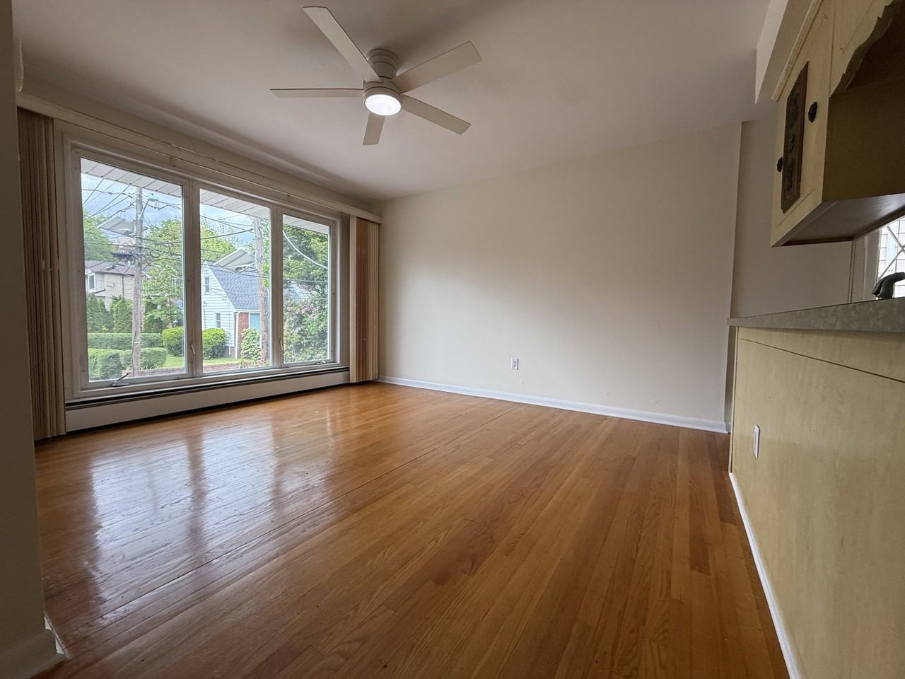 250 Maple St #1 - Photo 5 of 8