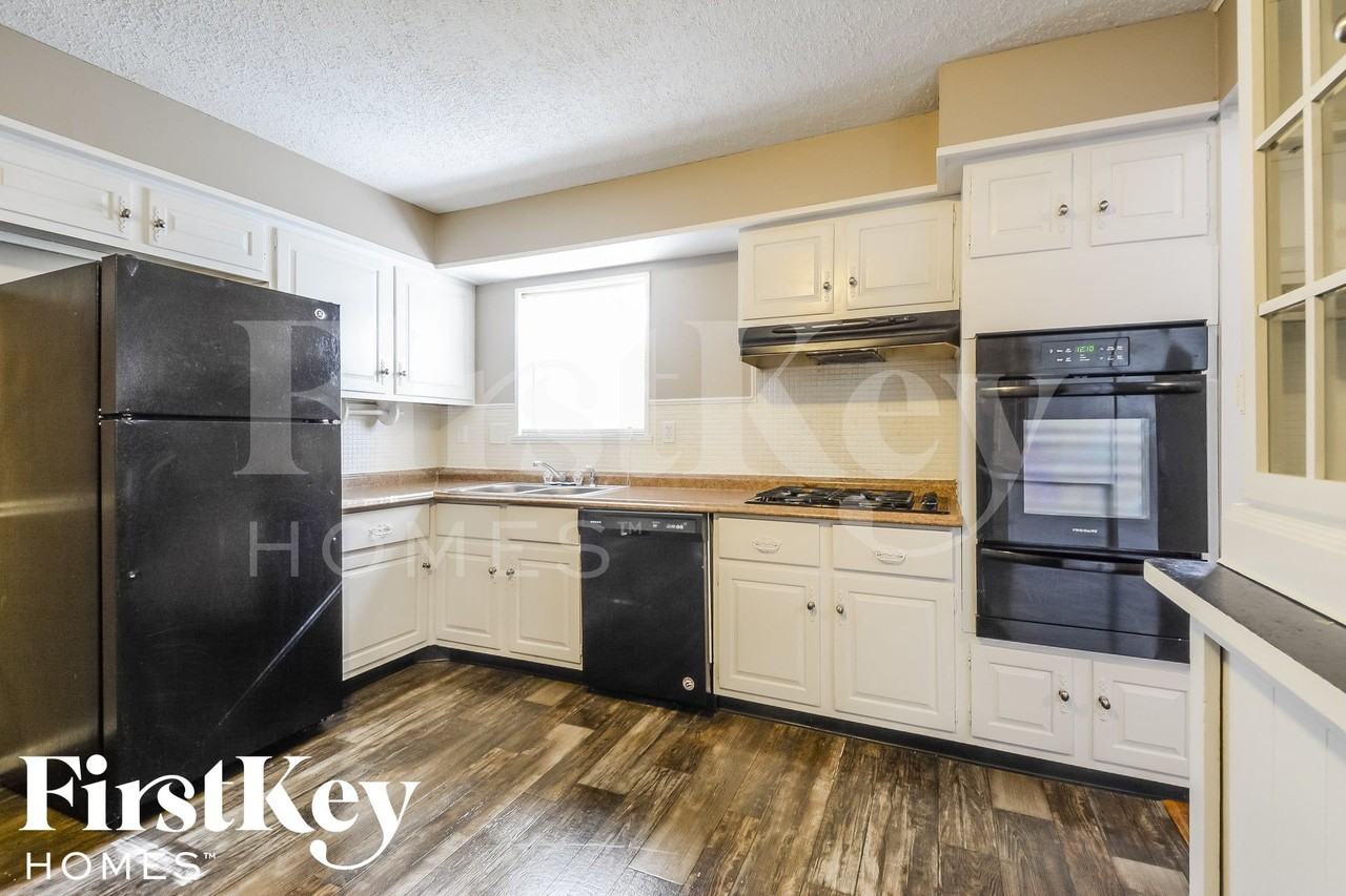6176 Silver Fox Dr - Photo 5 of 14