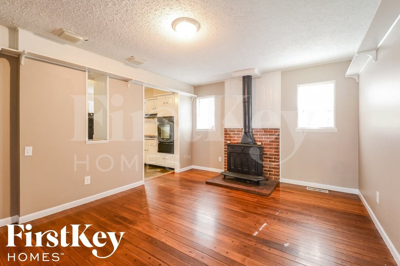 6176 Silver Fox Dr - Photo 6 of 14