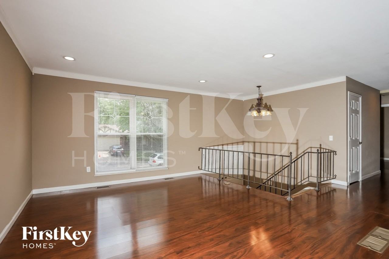 6161 Limbwood Ct - Photo 3 of 15