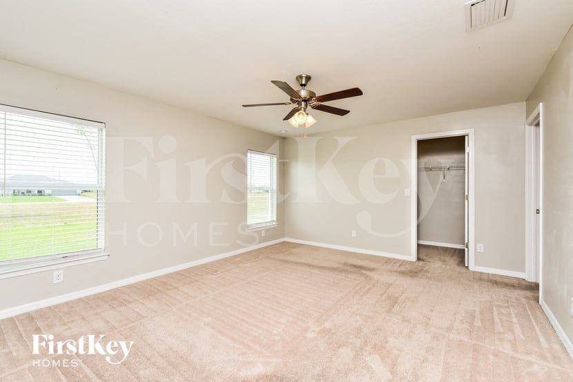 606 Nw 26th St - Photo 7 of 15