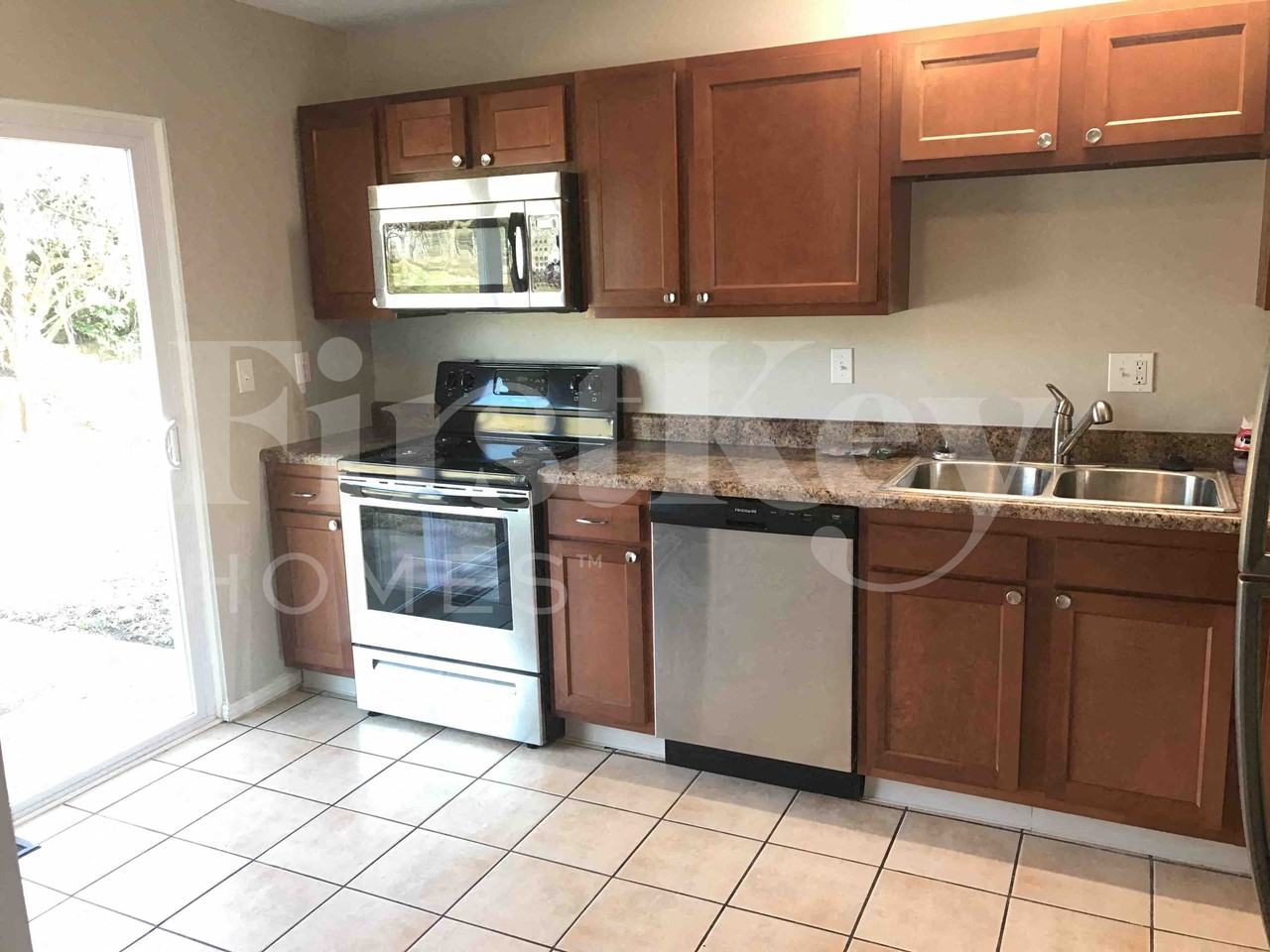 5994 Waldway Ln - Photo 7 of 35