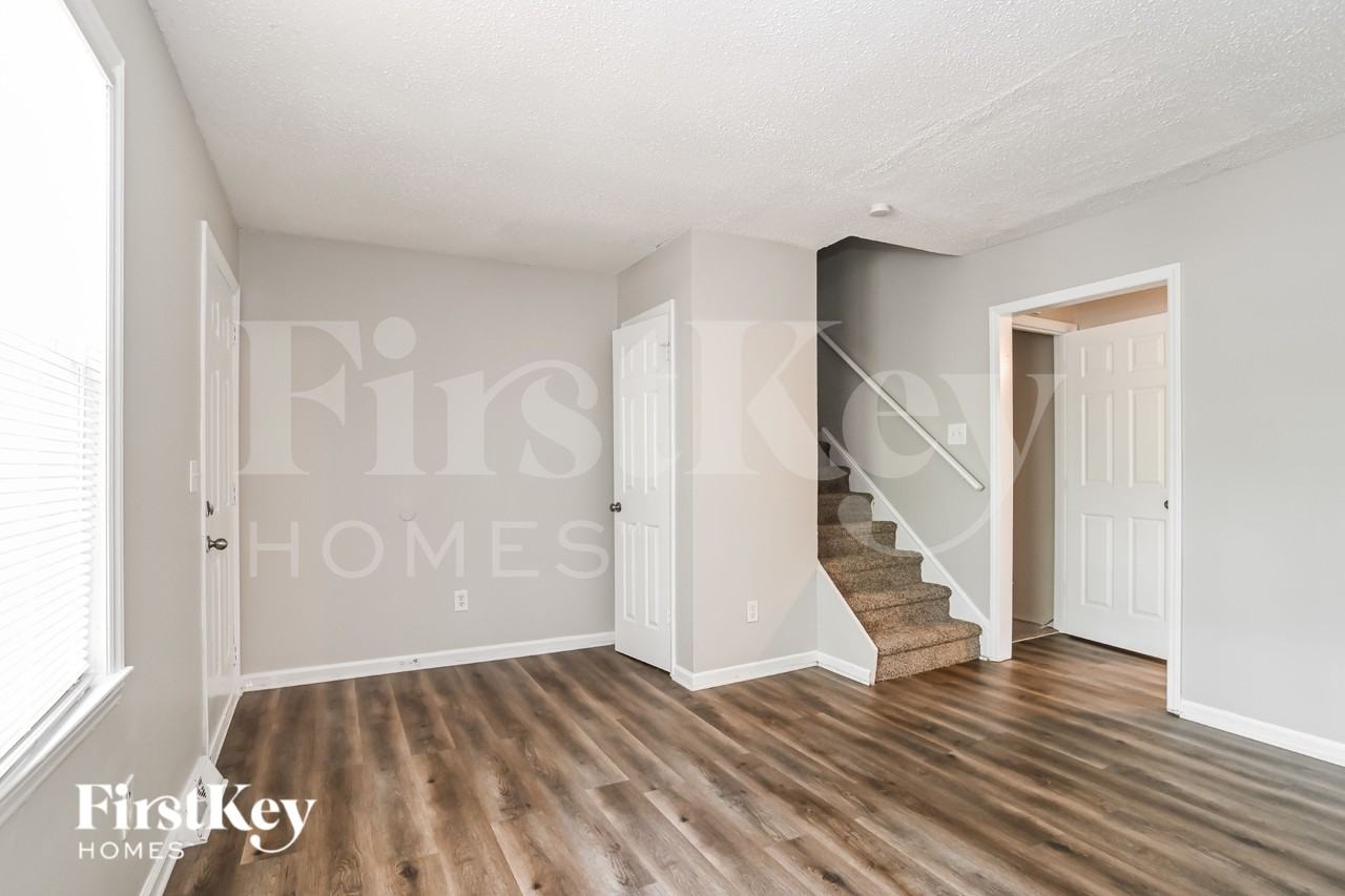 5721 Trotters Ridge Rd - Photo 4 of 16