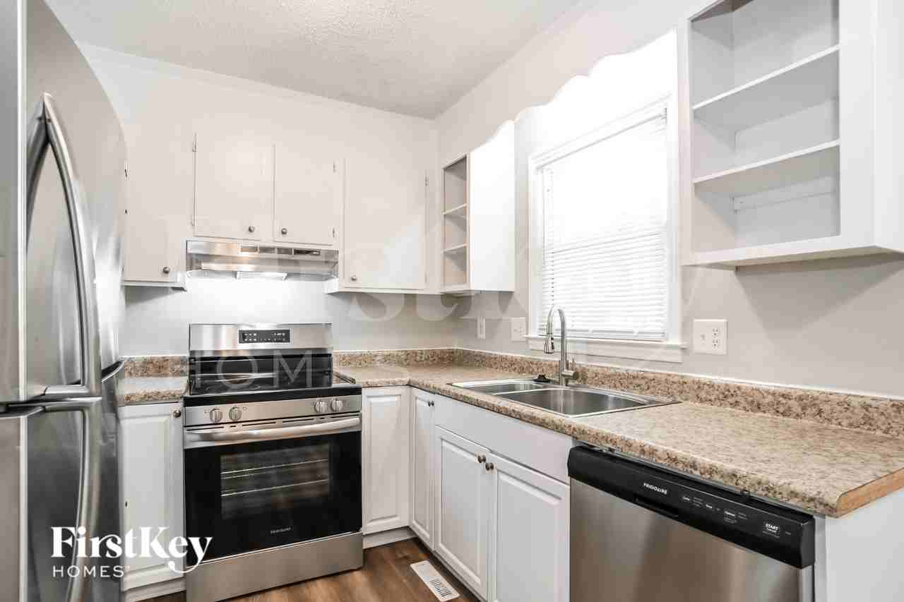 5721 Trotters Ridge Rd - Photo 5 of 16