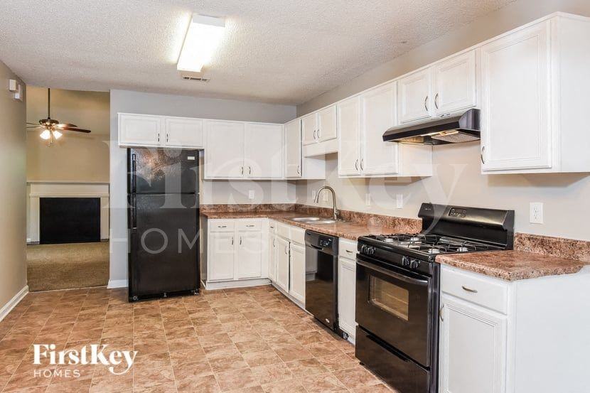 5693 Chisolm Trl - Photo 7 of 16