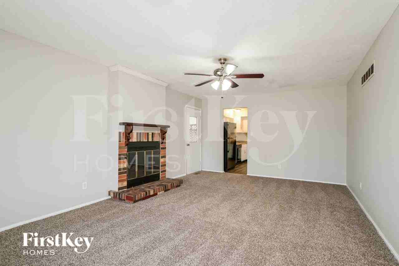 4872 Bristol Rock Rd - Photo 3 of 16
