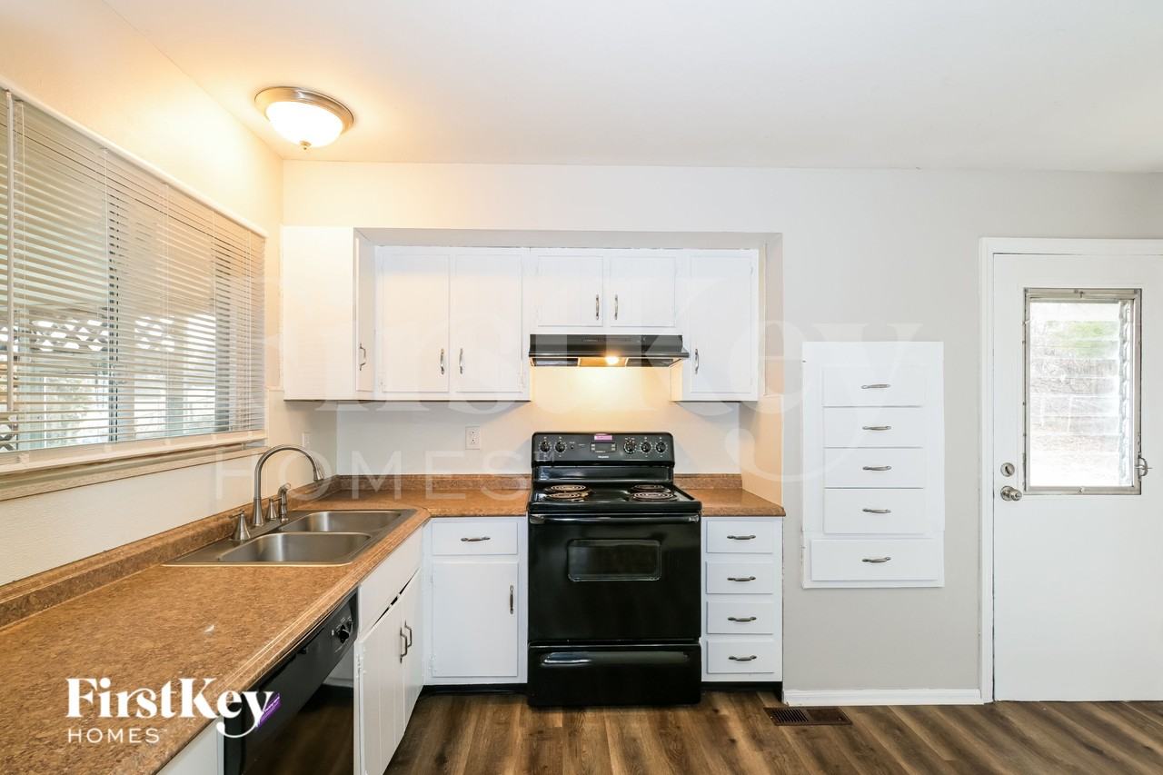 4872 Bristol Rock Rd - Photo 5 of 16