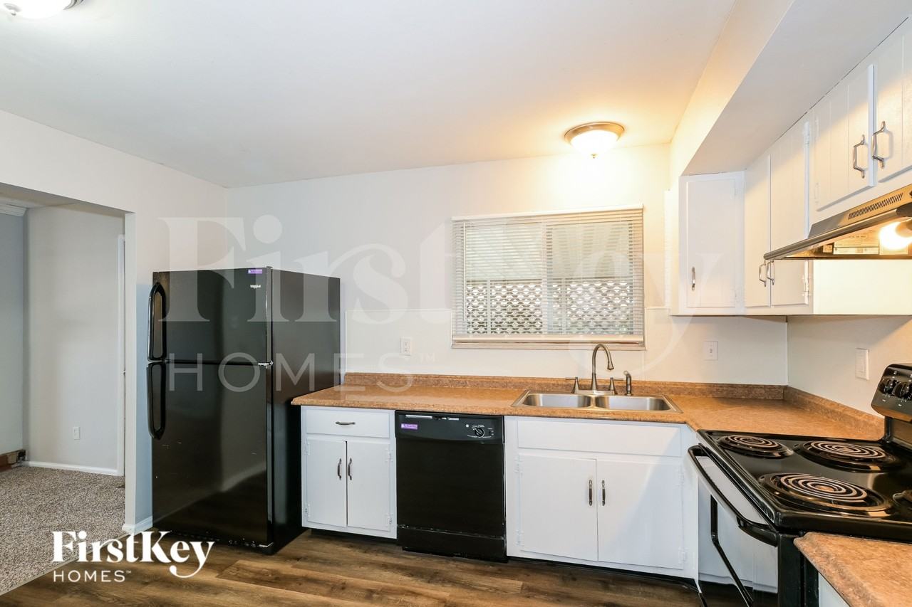 4872 Bristol Rock Rd - Photo 6 of 16