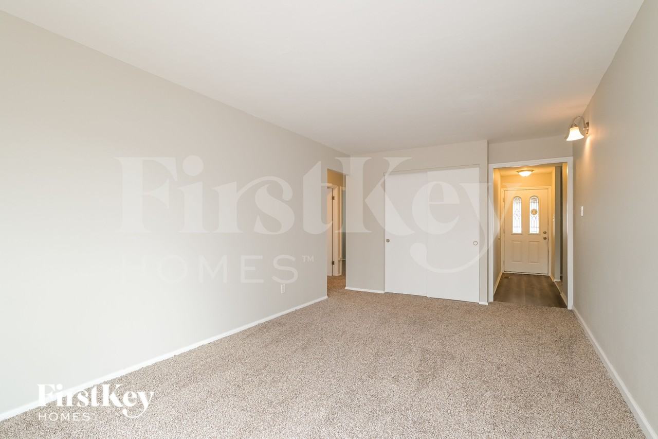 4872 Bristol Rock Rd - Photo 7 of 16