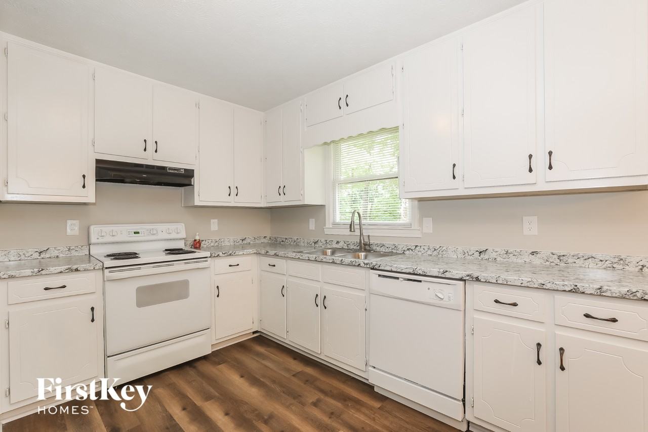 4315 Marjorie Rd - Photo 5 of 15