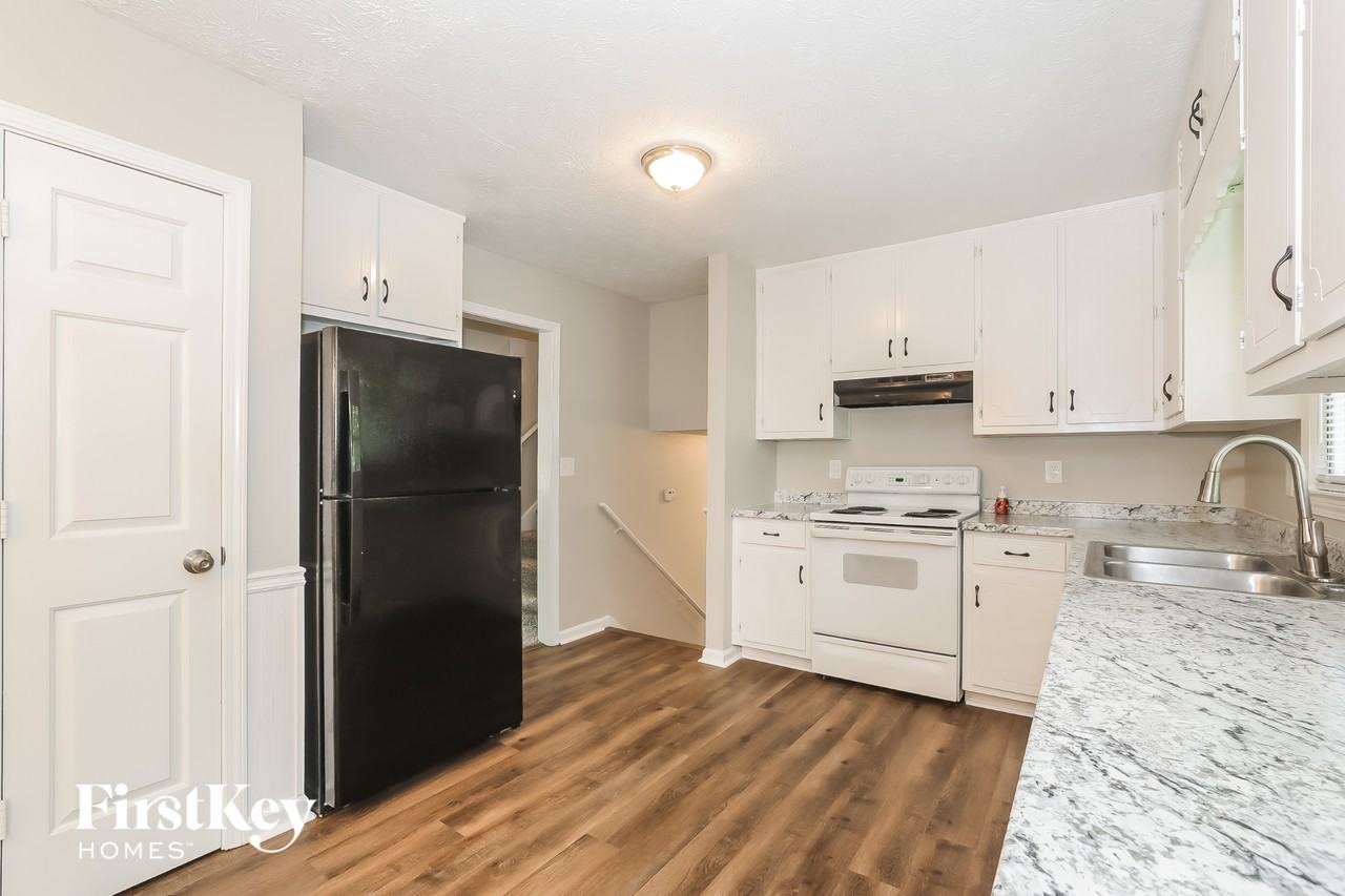 4315 Marjorie Rd - Photo 6 of 15