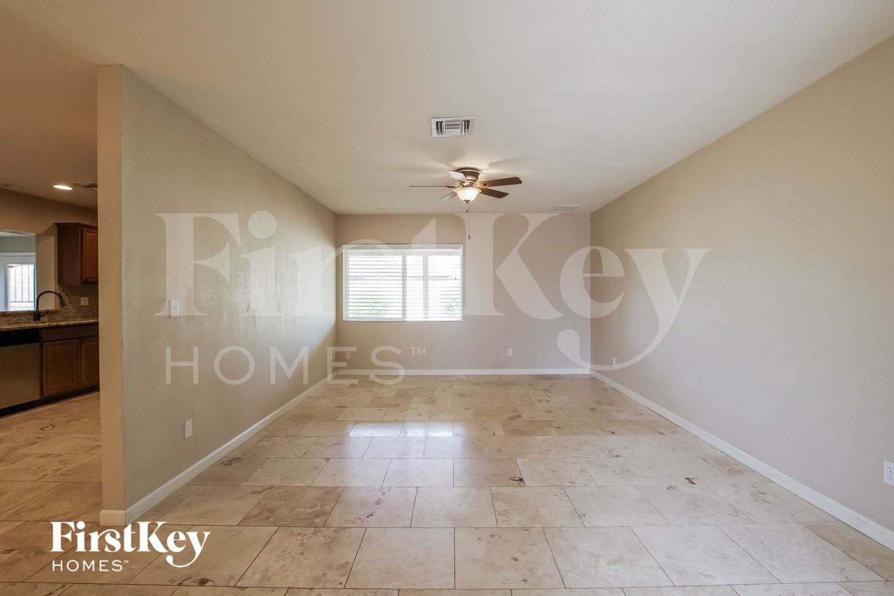 4134 E Campo Bello Dr - Photo 3 of 15
