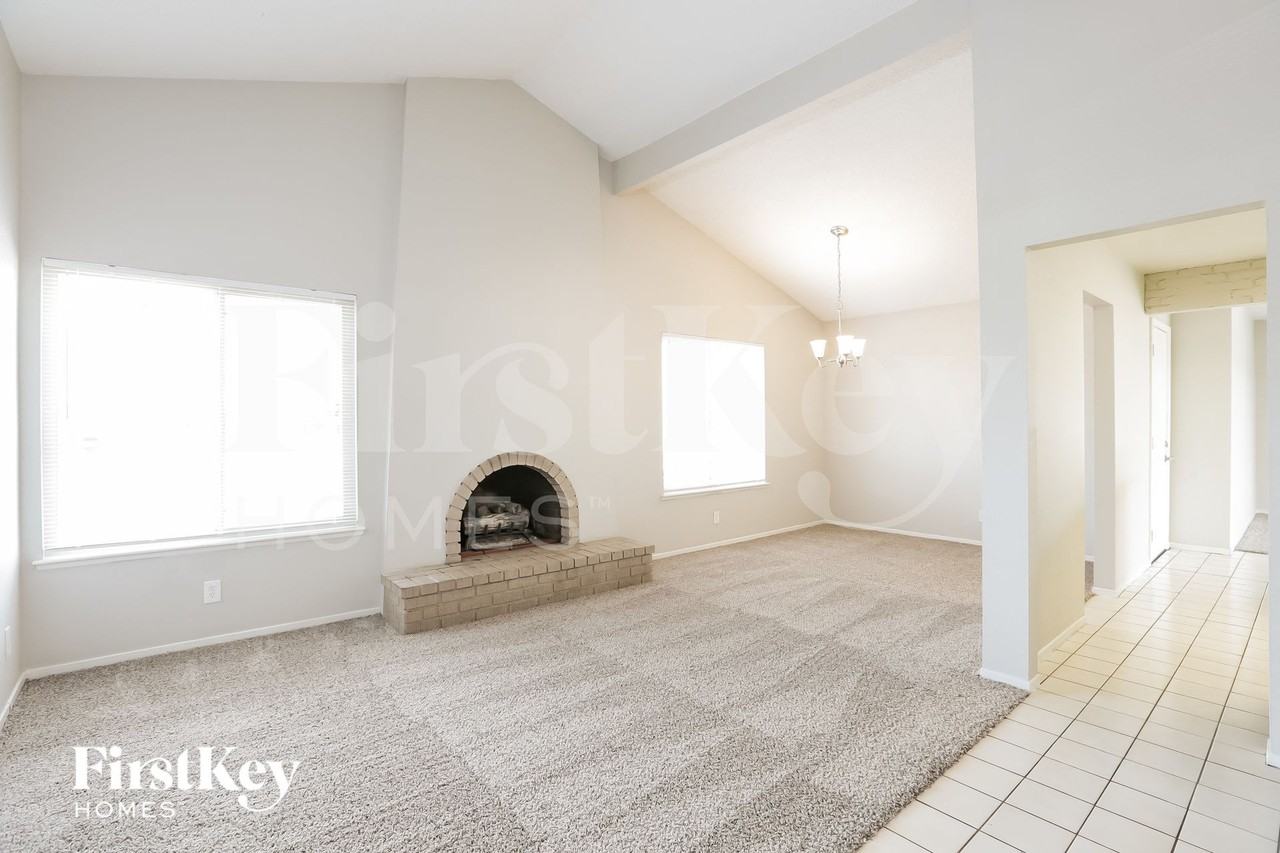 3868 Vista Largo Dr - Photo 3 of 15