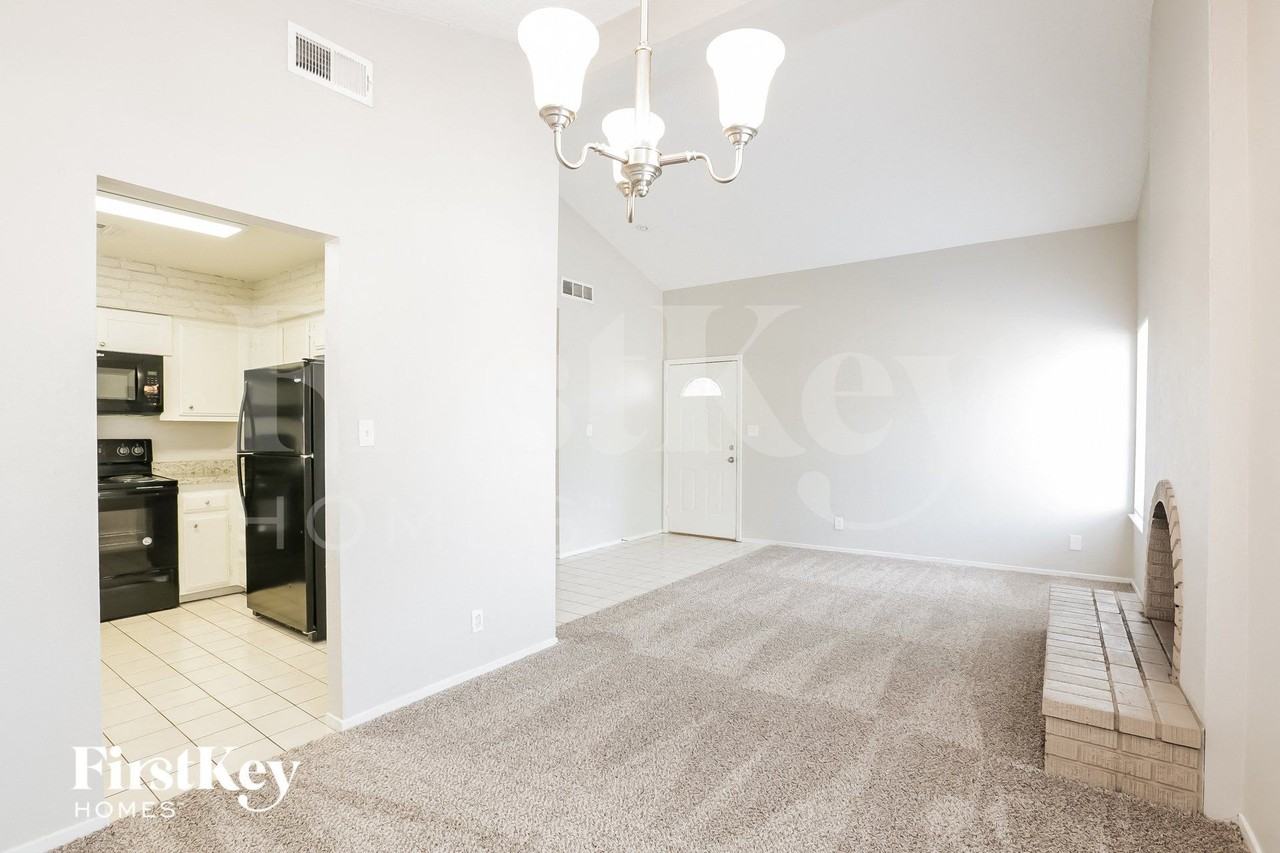 3868 Vista Largo Dr - Photo 4 of 15