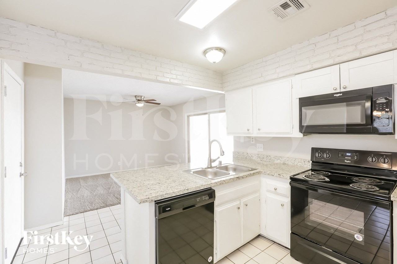 3868 Vista Largo Dr - Photo 6 of 15