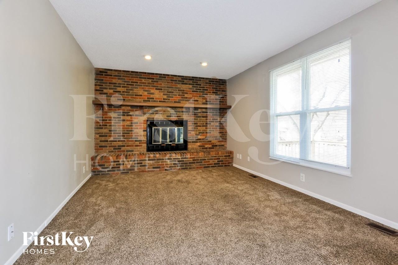 37 Westbrook Dr - Photo 4 of 15