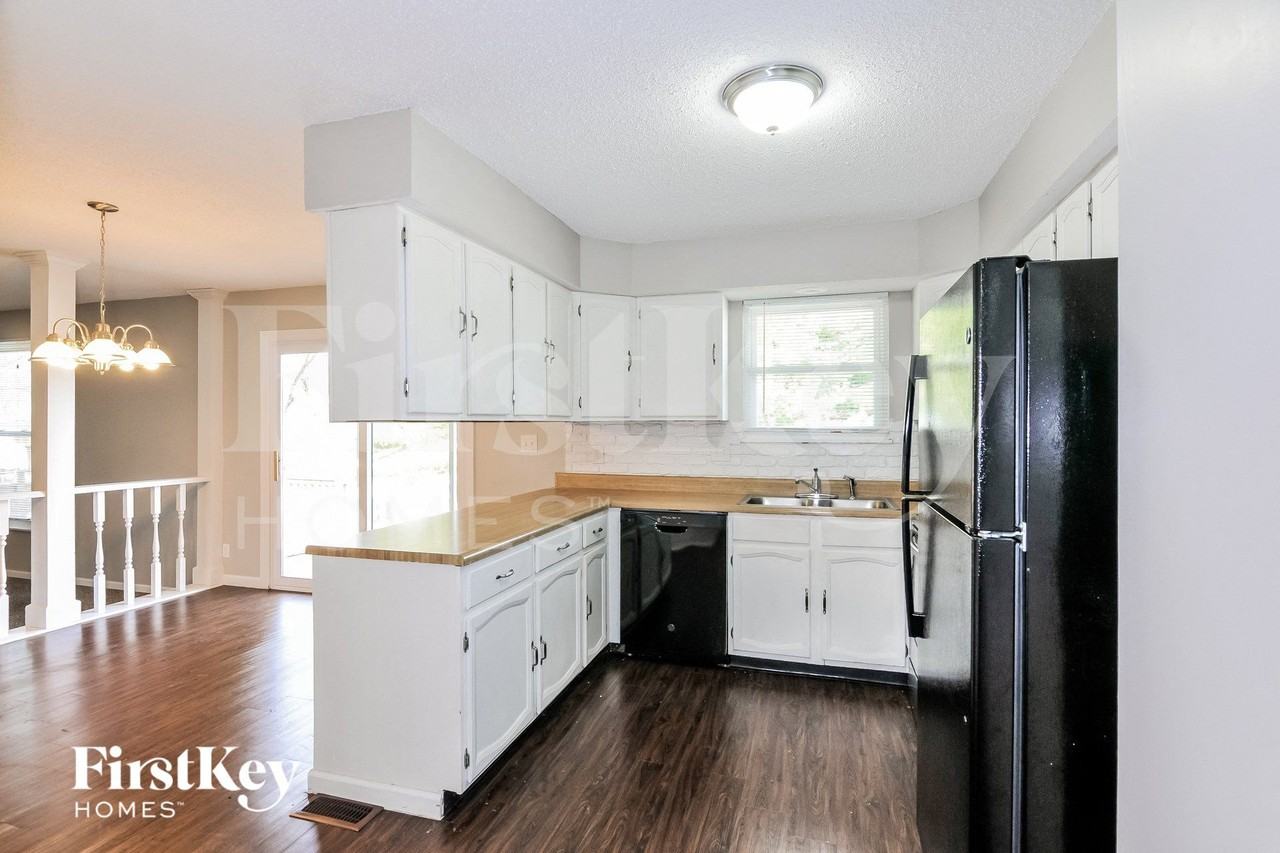37 Westbrook Dr - Photo 6 of 15