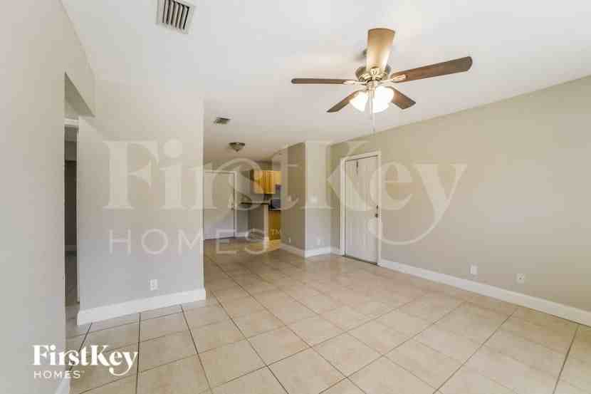 341 Nect - Photo 3 of 16