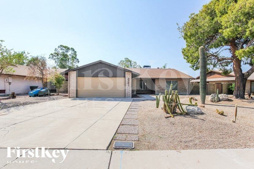 3361 W Phelps Rd - Photo 2 of 17