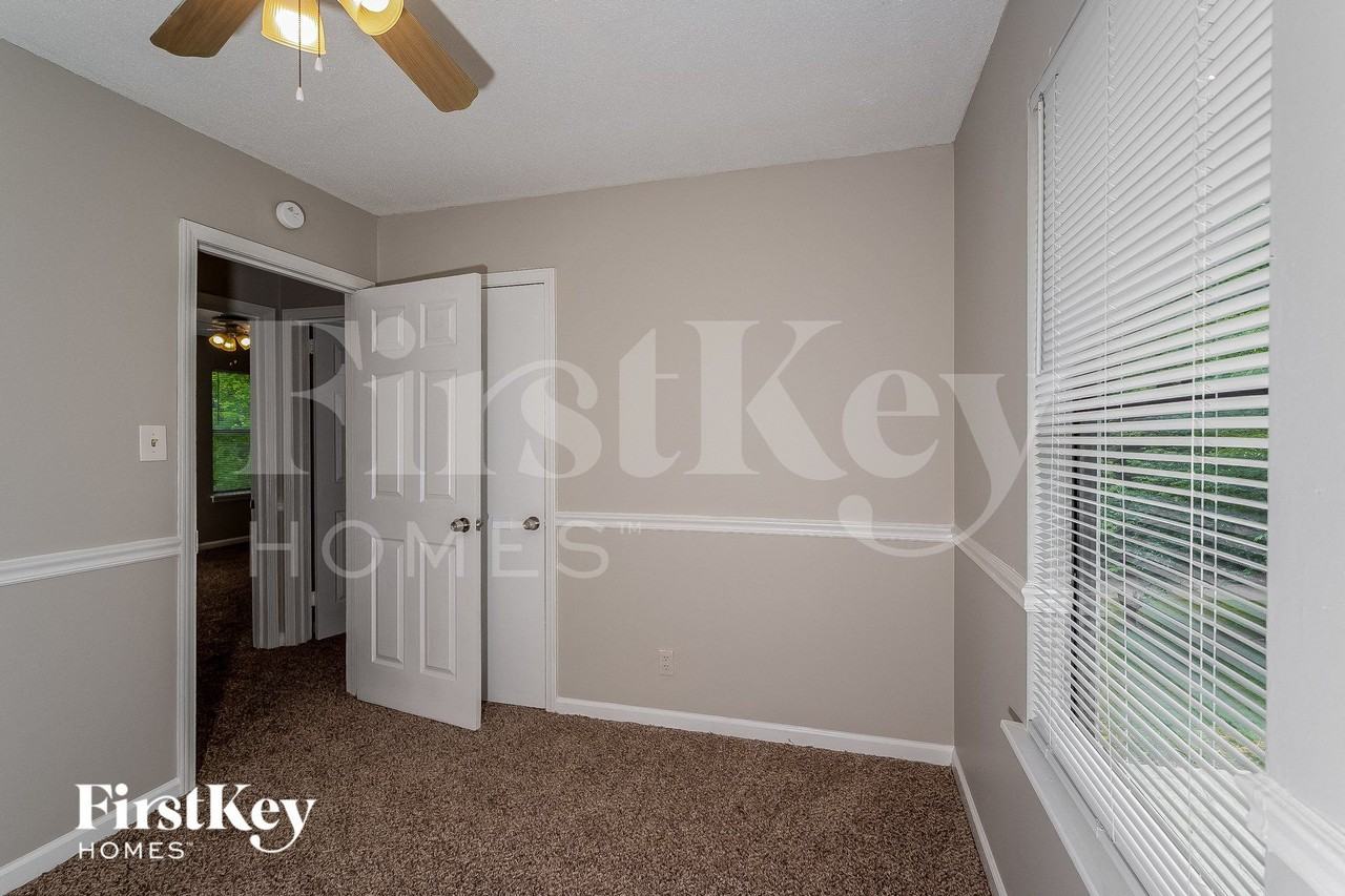 3104 Cobblestone Dr - Photo 7 of 15