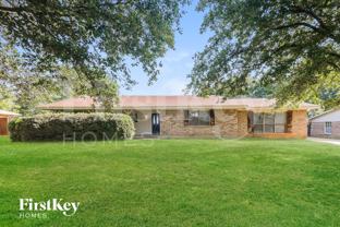 2813 Silvermeadow Ln - Photo 1 of 1