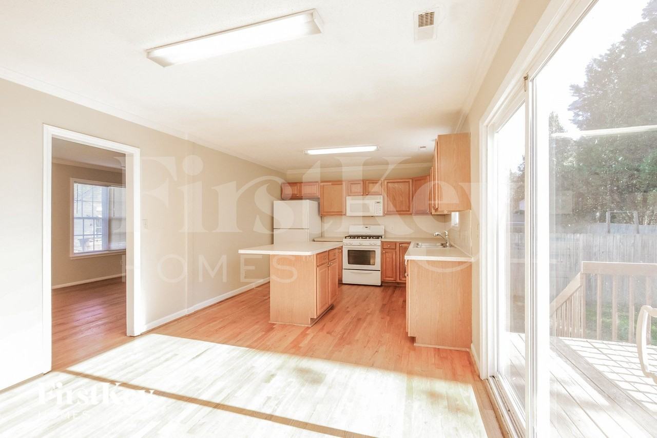 2400 Devon Dr - Photo 6 of 15