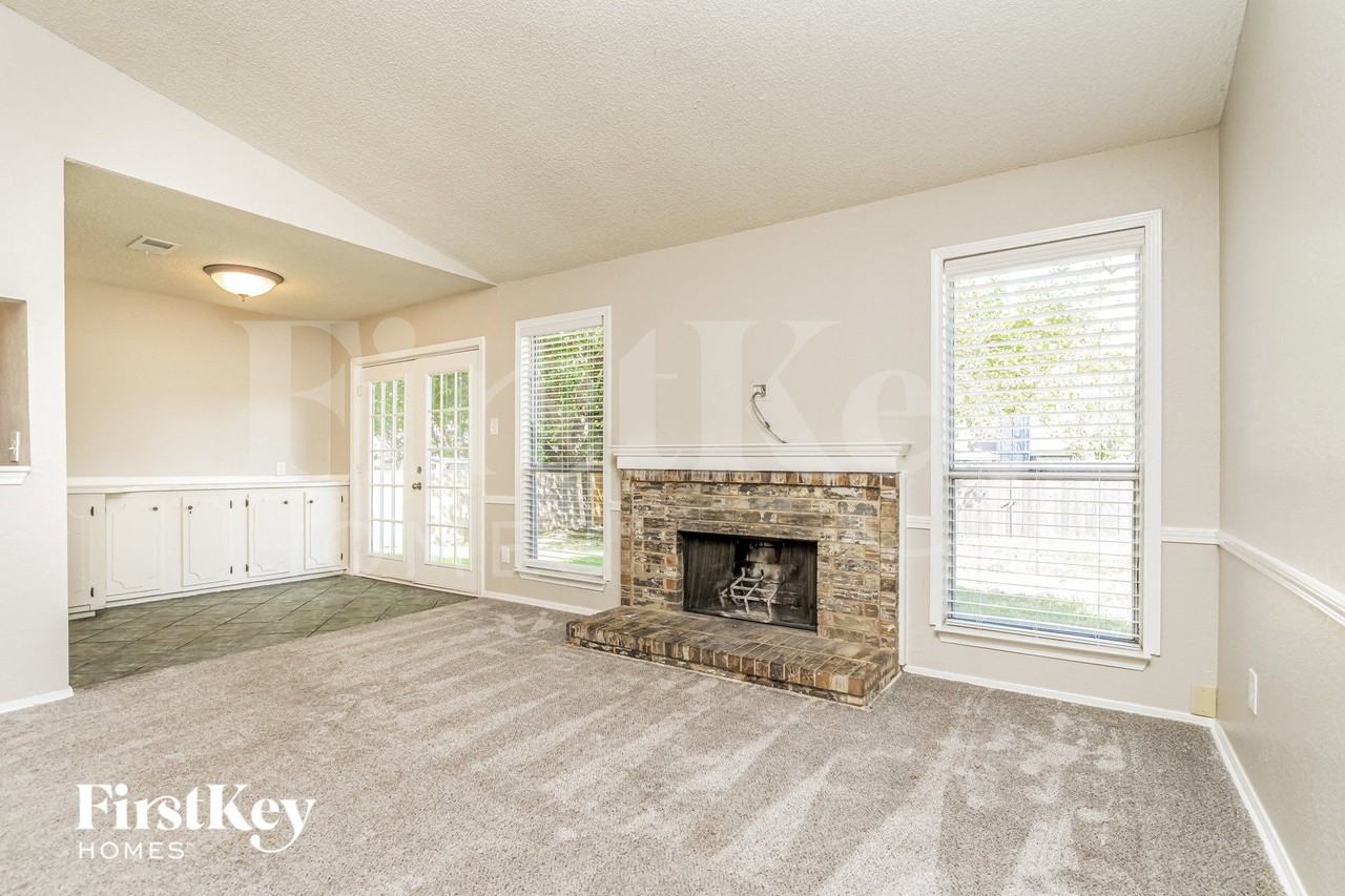 234 Rockwall Pkwy - Photo 4 of 15