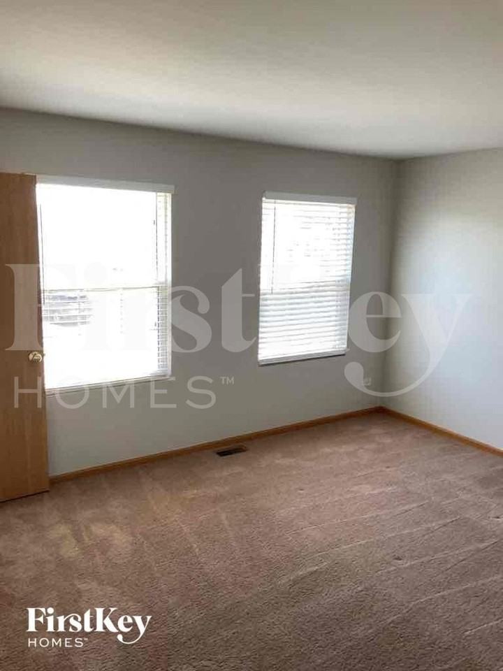 2316 Alden Dr - Photo 5 of 9