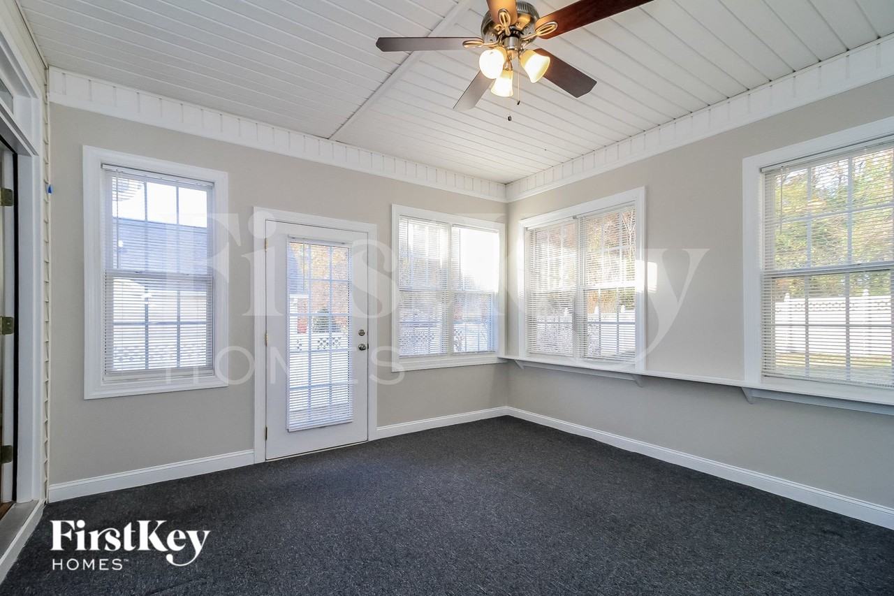 1835 Austin Place Ln - Photo 7 of 15