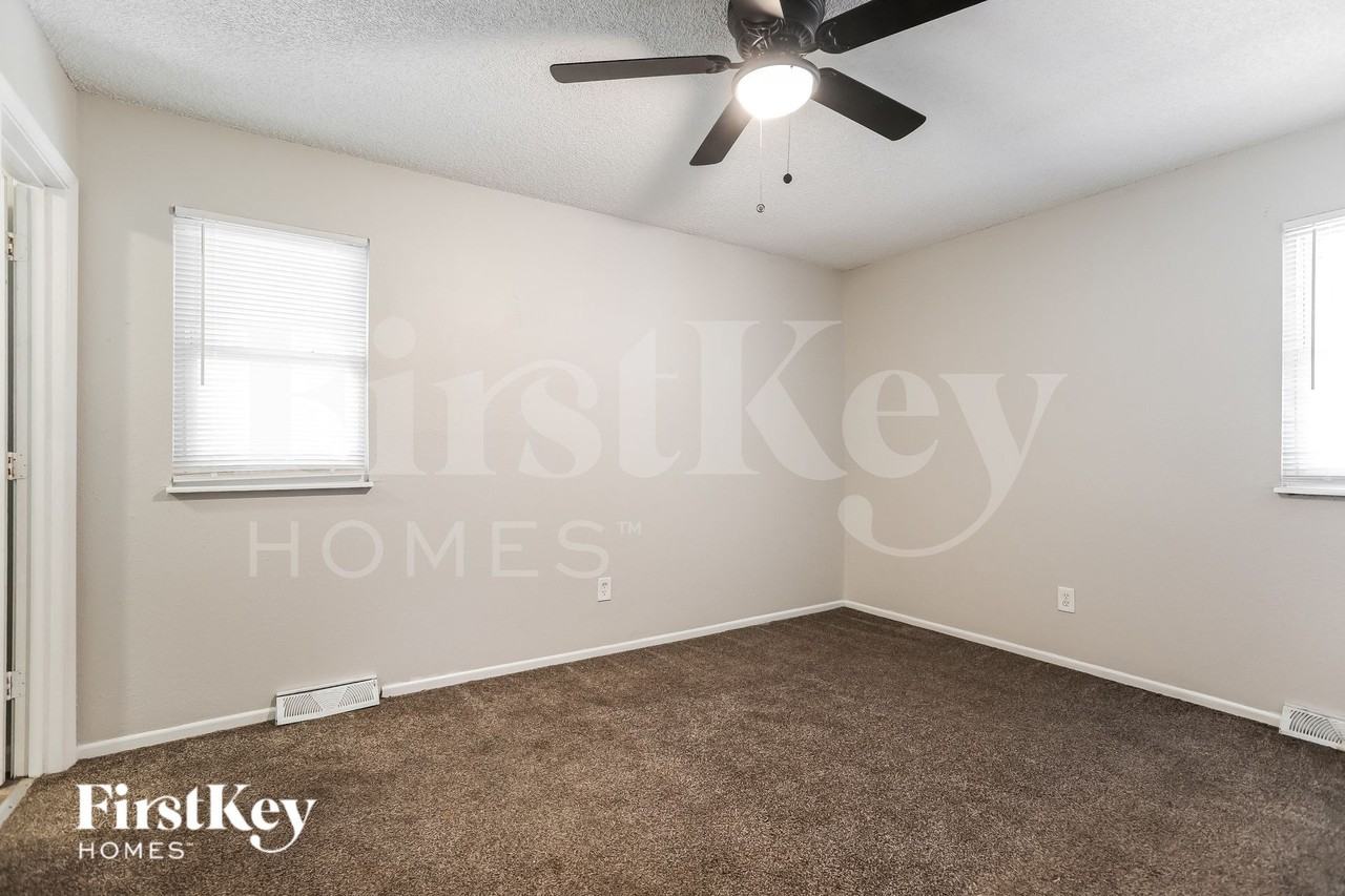 1805 S Speas Dr - Photo 7 of 16