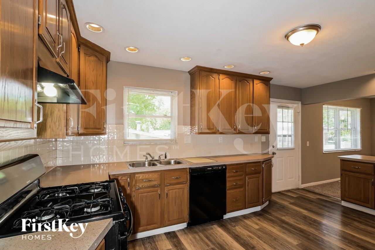 1785 Trotter Way - Photo 6 of 16
