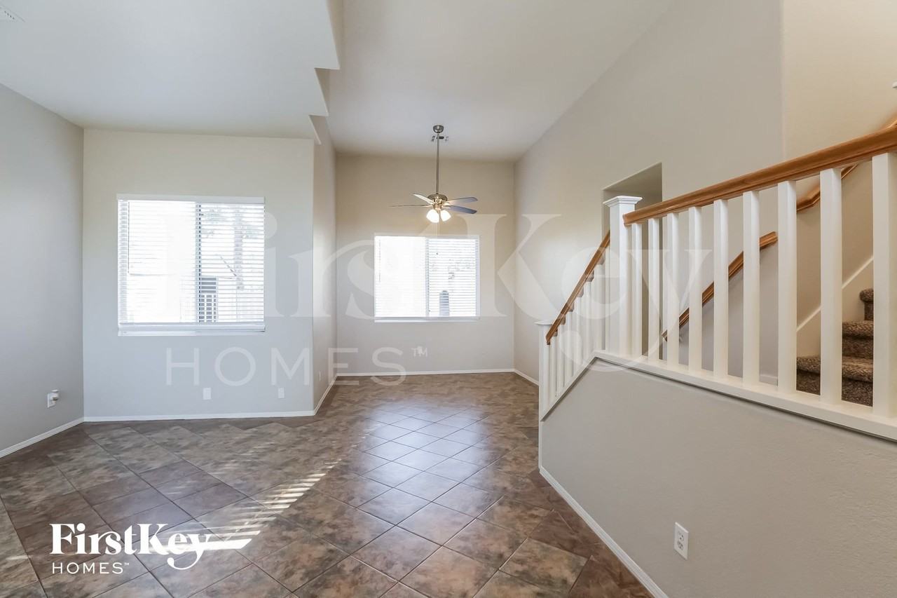 16136 W Desert Bloom St - Photo 3 of 15