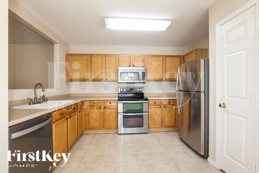 15552 W Port Au Prince Ln - Photo 6 of 15