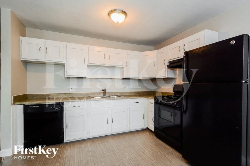 1555 Florida Dr - Photo 6 of 15