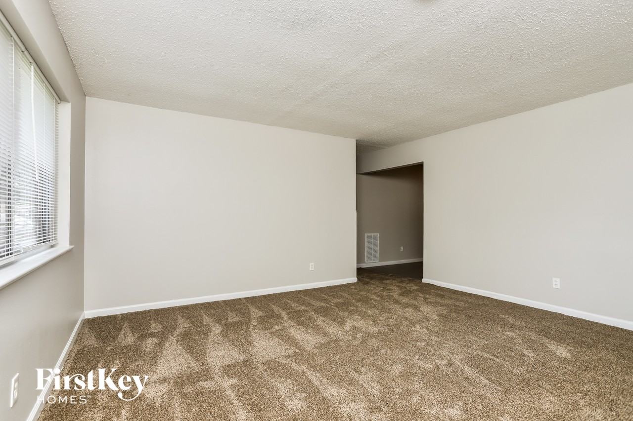1495 Mullanphy Rd - Photo 3 of 15