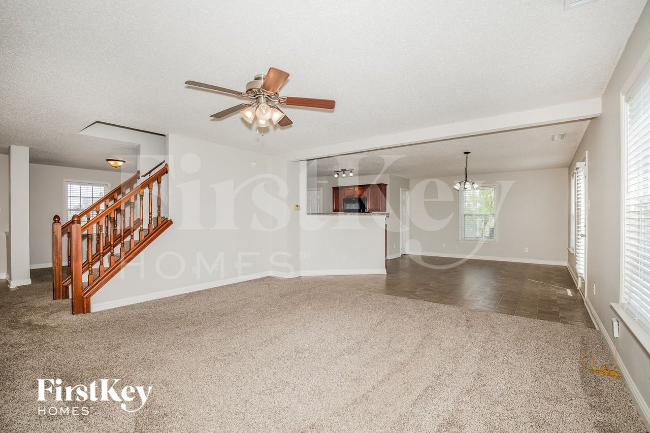 1443 Dowell St - Photo 3 of 16