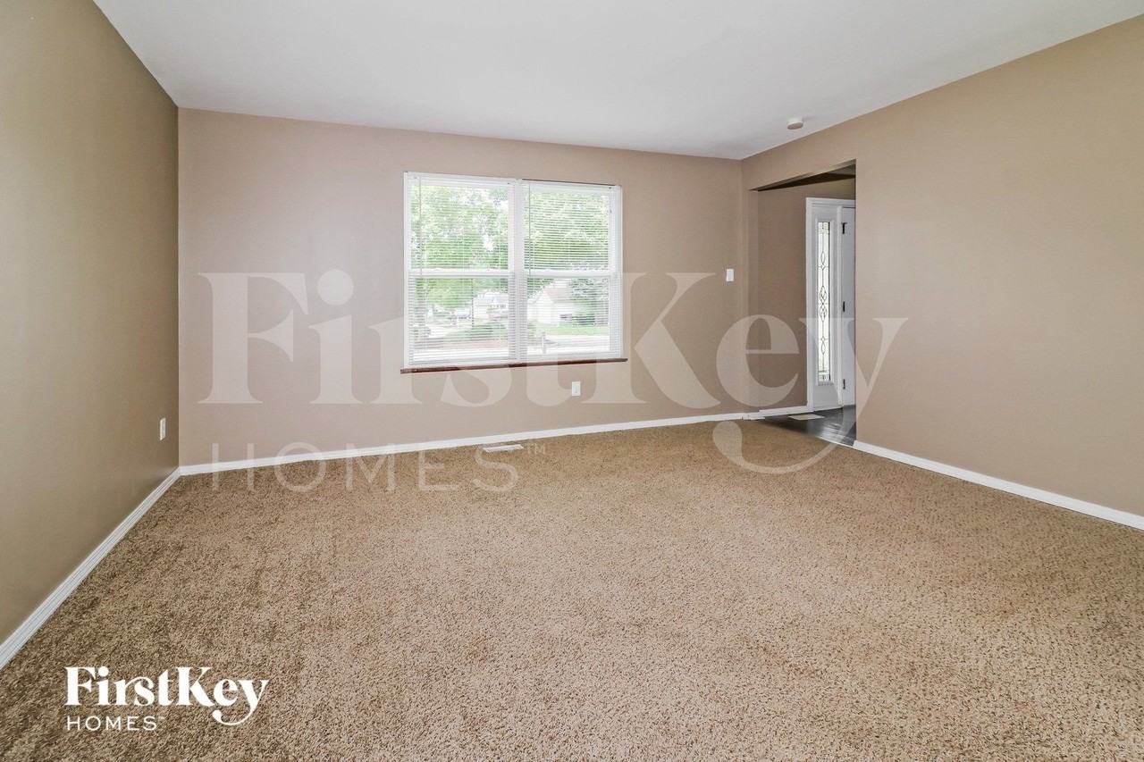 14345 River Oaks Ct - Photo 3 of 15
