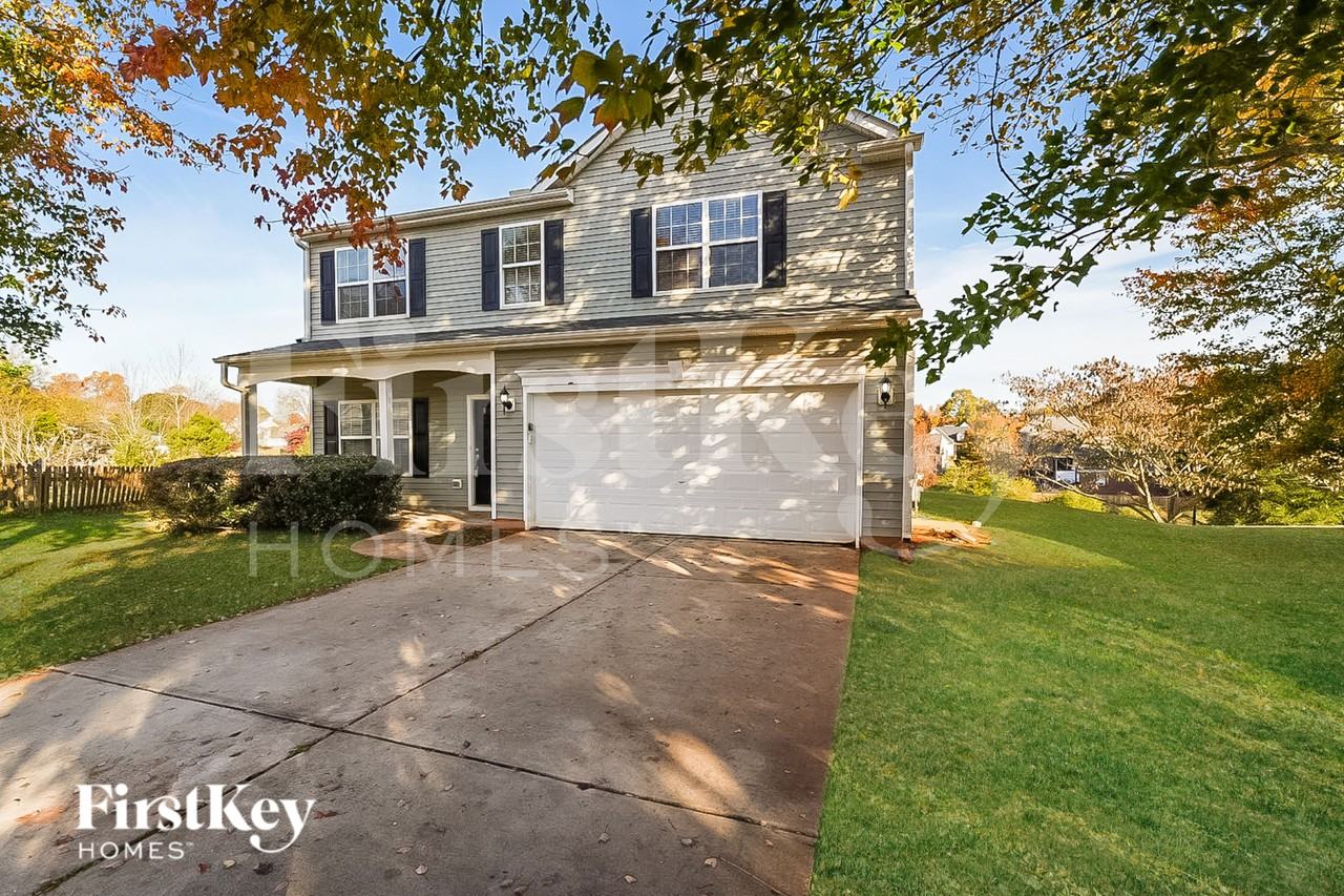 1301 Crystal Skye Ct - Photo 2 of 18