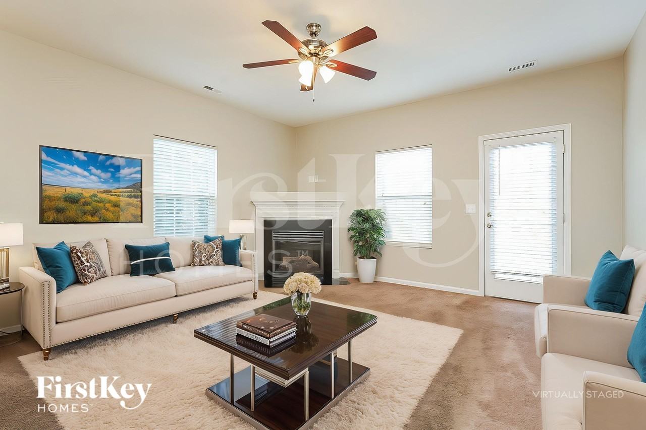 1301 Crystal Skye Ct - Photo 4 of 18