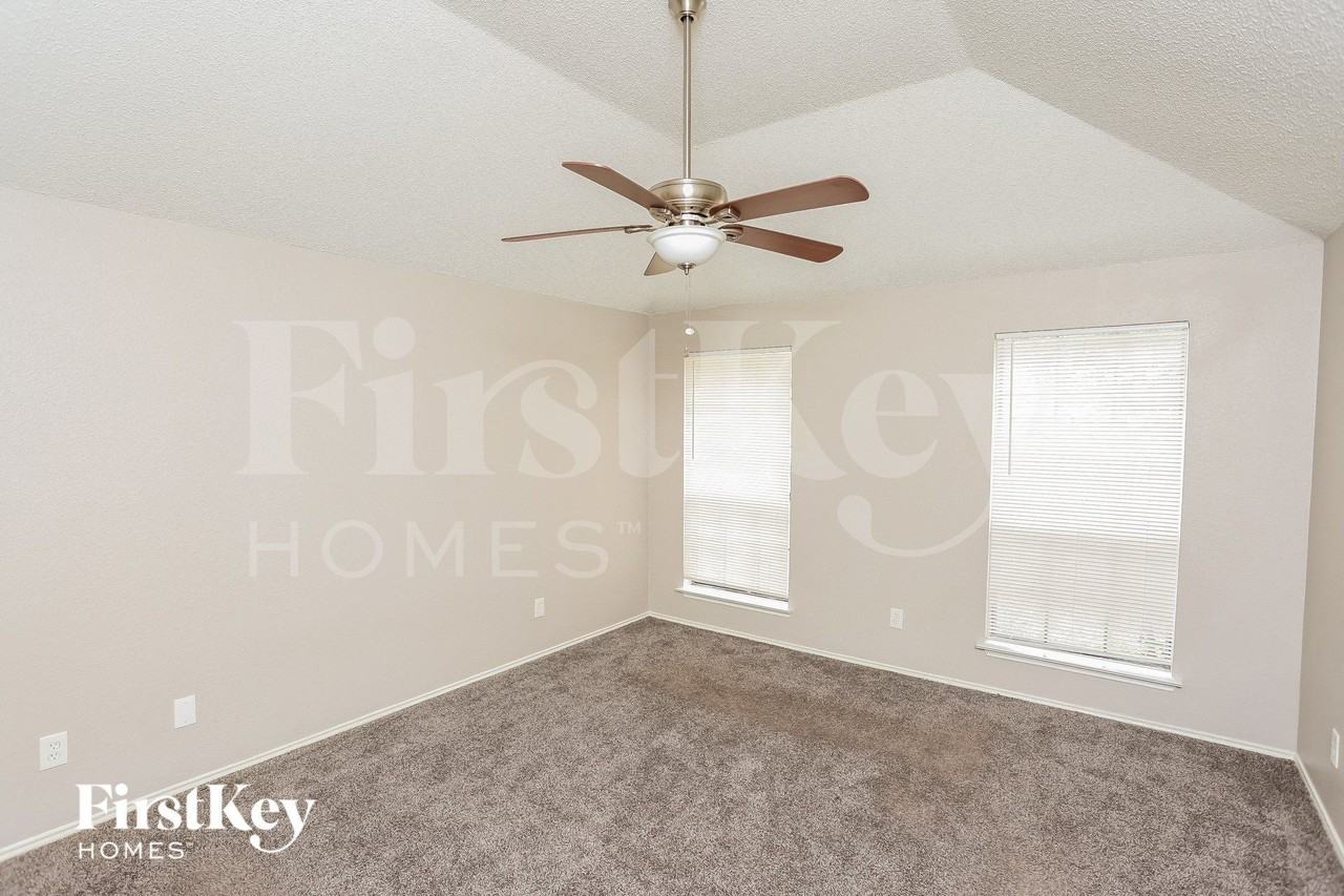 1269 Roan Dr - Photo 6 of 15