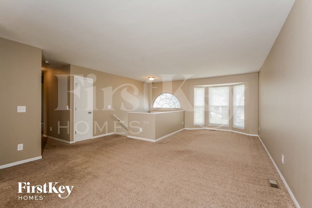 12558 Evening Shade Dr - Photo 3 of 15