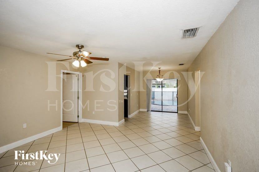 11310 Nwplace - Photo 3 of 15