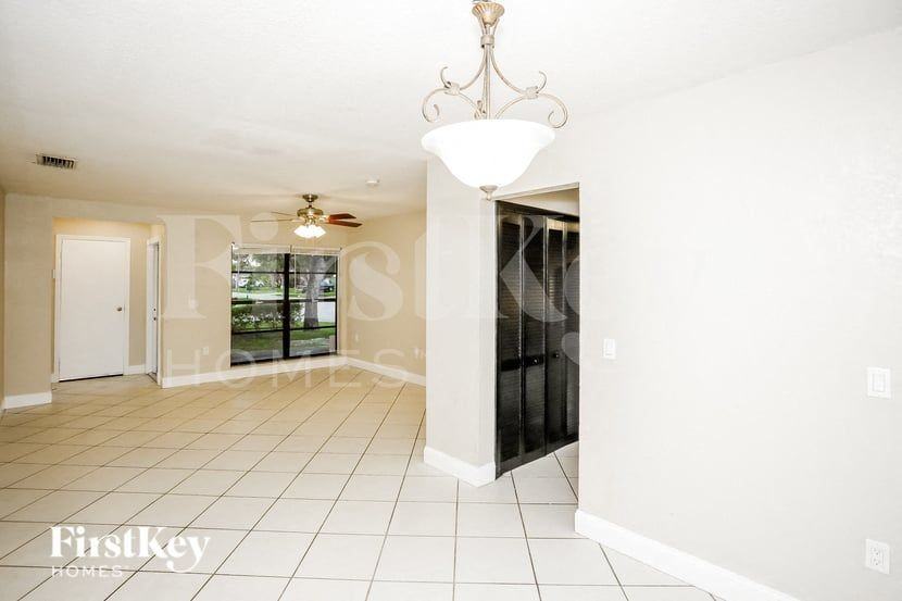 11310 Nwplace - Photo 4 of 15