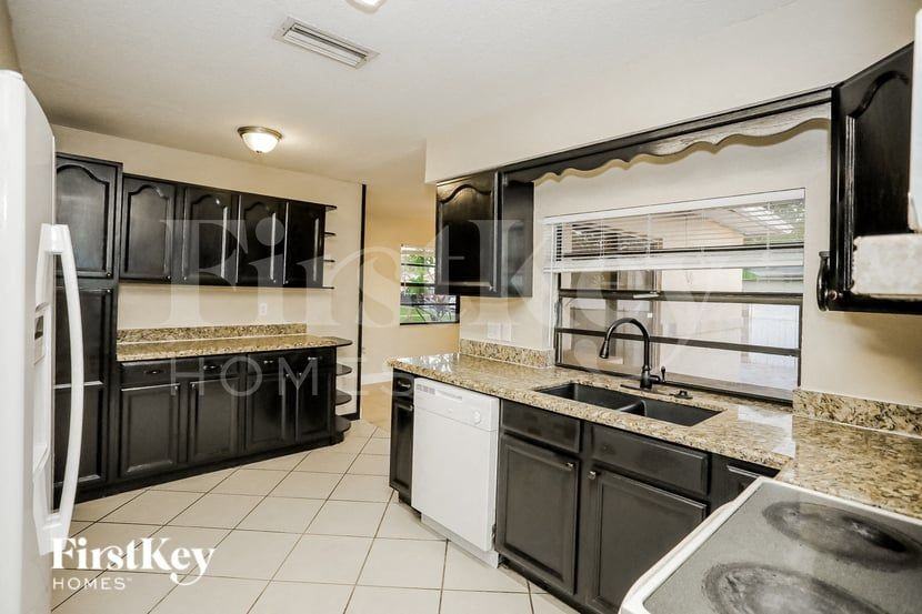 11310 Nwplace - Photo 6 of 15