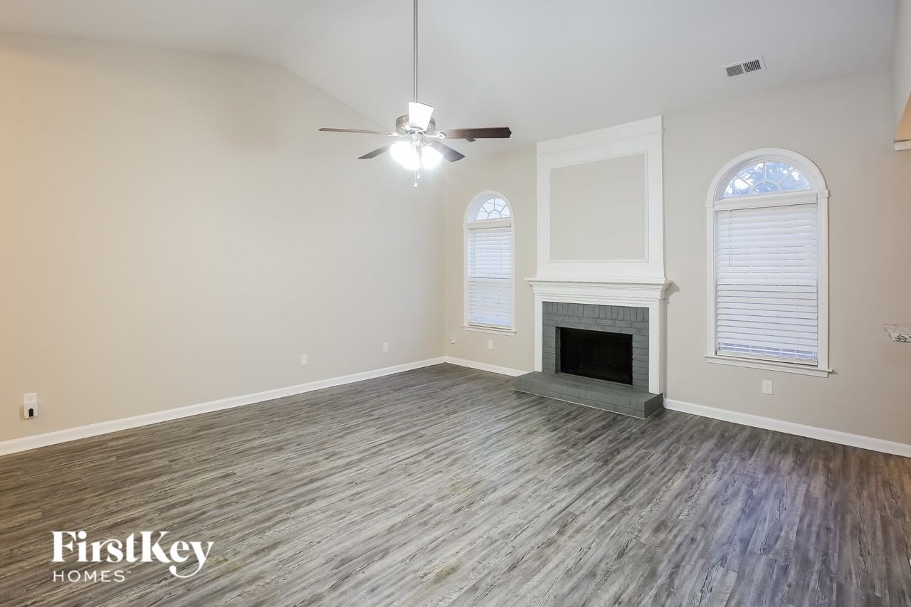 11300 Fox Hill Dr - Photo 4 of 16