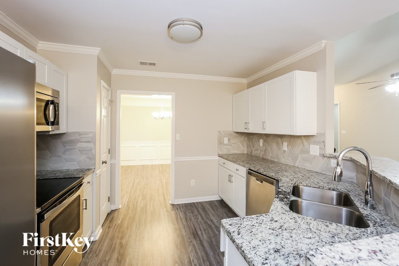 11300 Fox Hill Dr - Photo 6 of 16