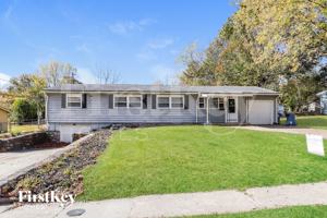 featured image of 1103 Ne Cowden Dr