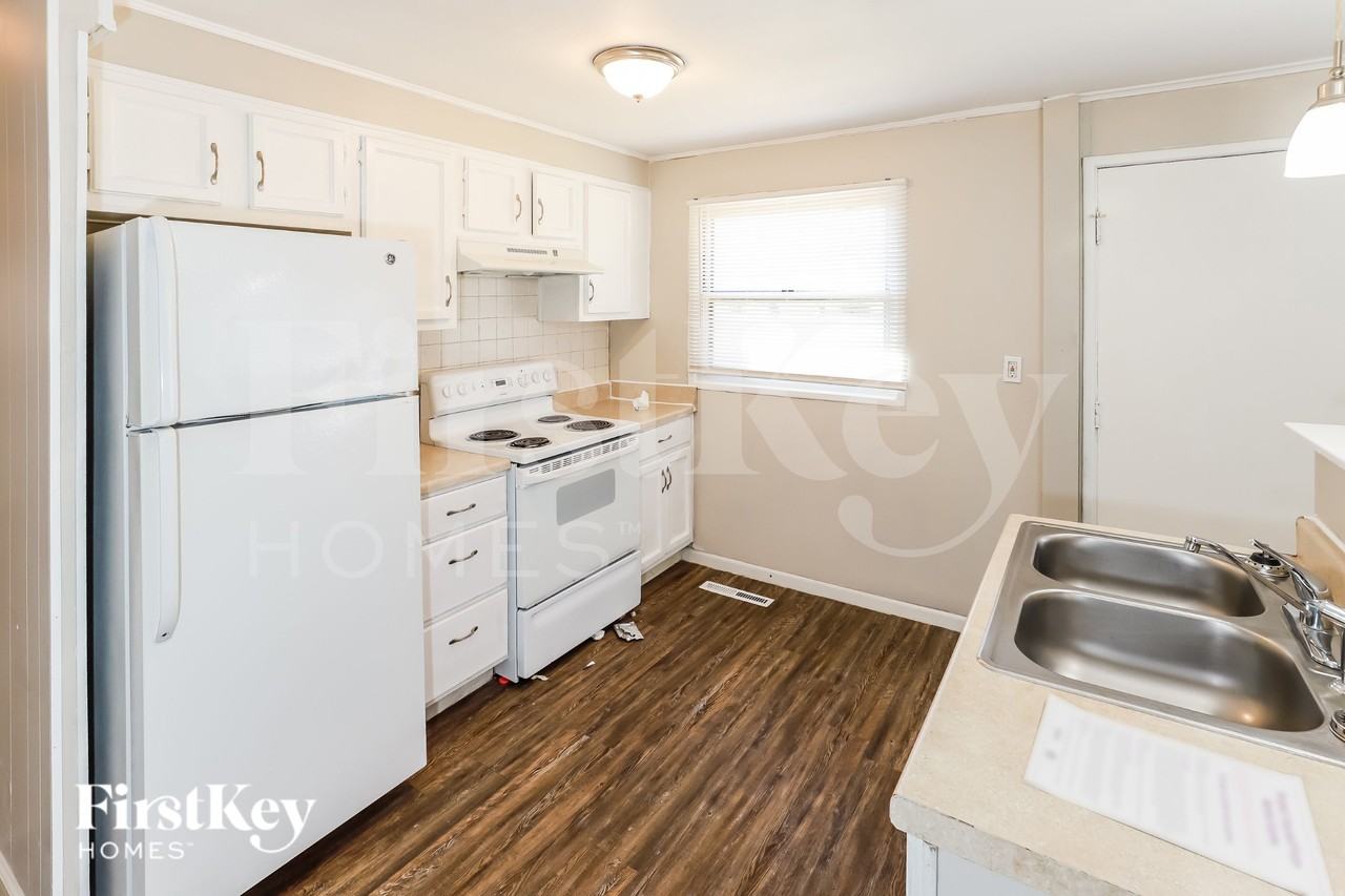 1103 Ne Cowden Dr - Photo 5 of 16