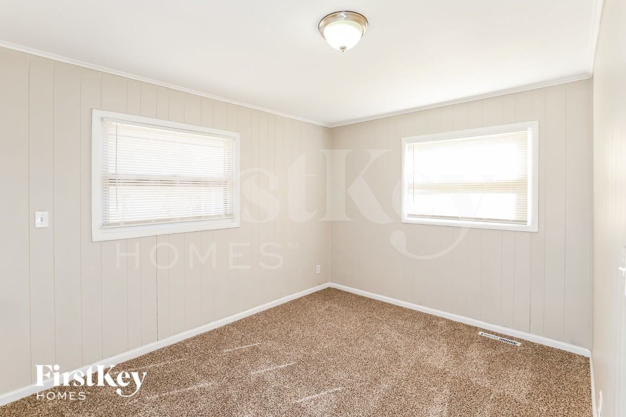 1103 Ne Cowden Dr - Photo 6 of 16
