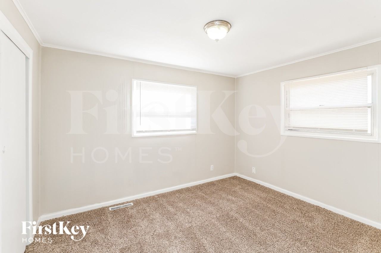1103 Ne Cowden Dr - Photo 7 of 16